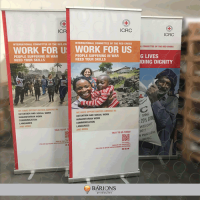 Banner Roll Up em Lona para Divulgação de Oportunidades de Trabalho 